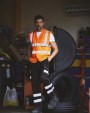 Gilet de sécurité personnalisable YOKO Gilet haute visibilité à maille ajourée recyclée