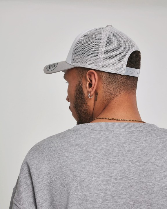 FLEXFIT Kappe Retro Trucker mit farbiger Vorderseite Kappe personalisierbar