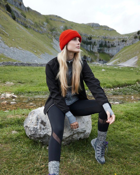 BEECHFIELD Atmungsaktive Mütze mit Windschutz. Mütze, Schal & Handschuh personalisierbar
