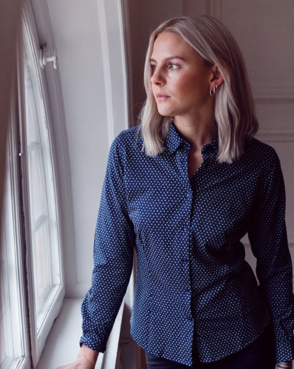 J. HARVEST & FROST Indigo Bow 131
Damen Blusen Hemd personalisierbar