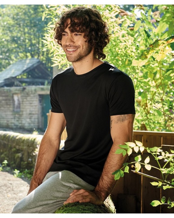 T-shirt personnalisable AWDIS T-shirt training en matière recyclée Ambaro.