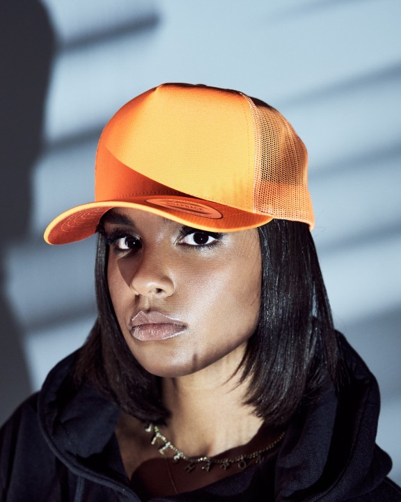 Casquette personnalisable FLEXFIT NEON RETRO TRUCKER