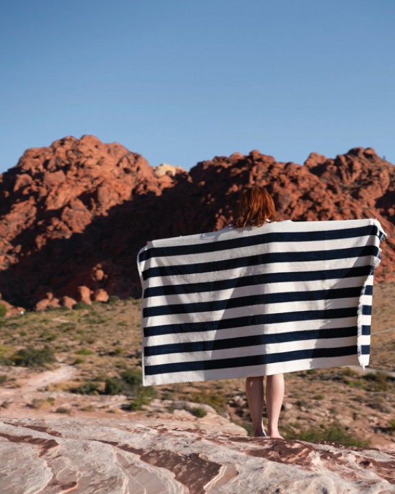 Produit éponge personnalisable UKIYO Serviette de plage Ukiyo Yukari AWARE™ Made in Europe