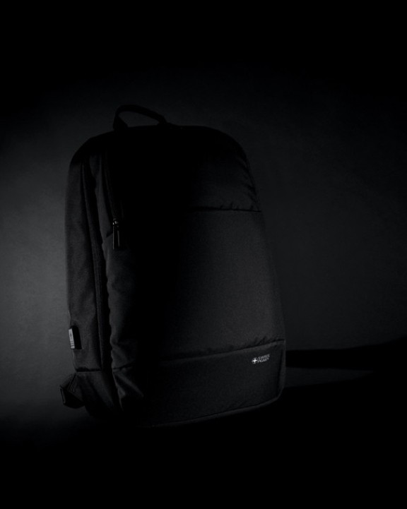 SWISS PEAK Swiss Peak AWARE™ moderner 15,6" Laptop-Rucksack Tasche personalisierbar