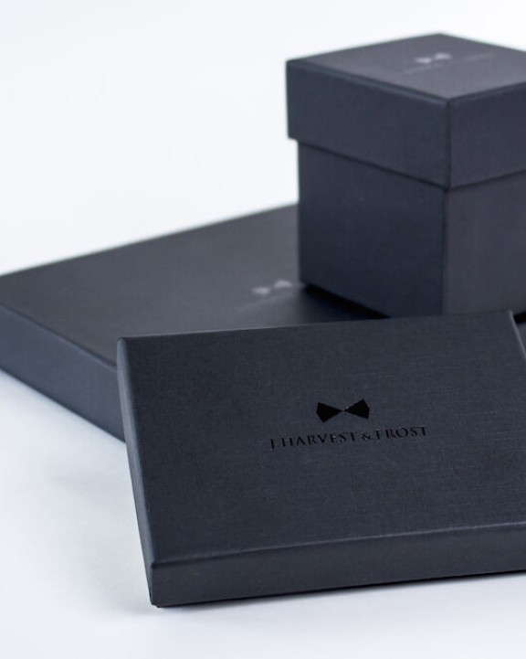 Hemd J. HARVEST & FROST Solid Hankie & Lapel Pin With Giftbox voor bedrukking &amp; borduring