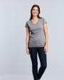 T-shirt GILDAN Softstyle® Fitted Ladies' V-neck T-shirt voor bedrukking &amp; borduring