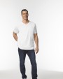 T-shirt GILDAN Softstyle Euro Fit Adult V-neck T-shirt voor bedrukking &amp; borduring